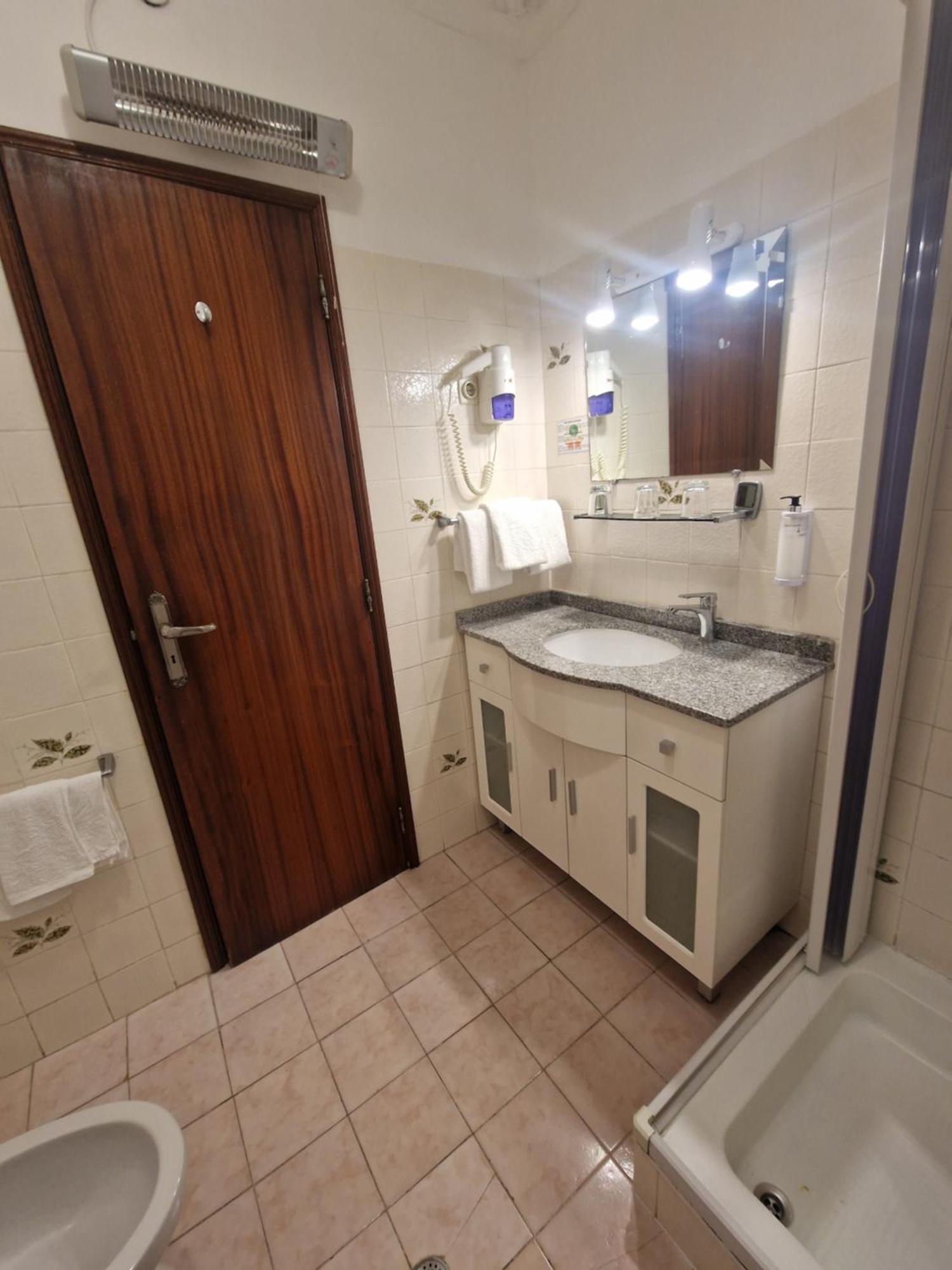 ואלנסה Hotel Padre Cruz מראה חיצוני תמונה