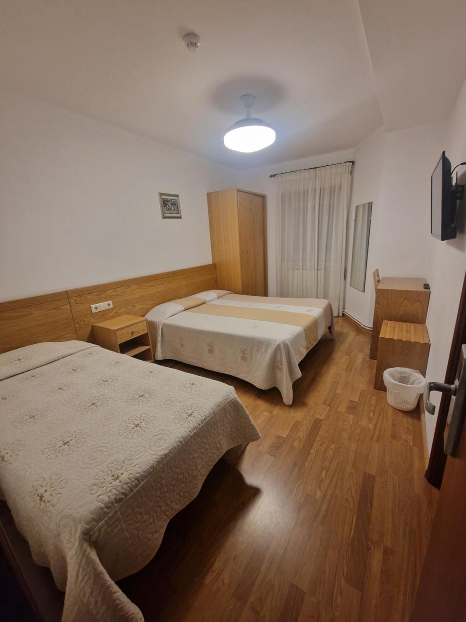 ואלנסה Hotel Padre Cruz מראה חיצוני תמונה